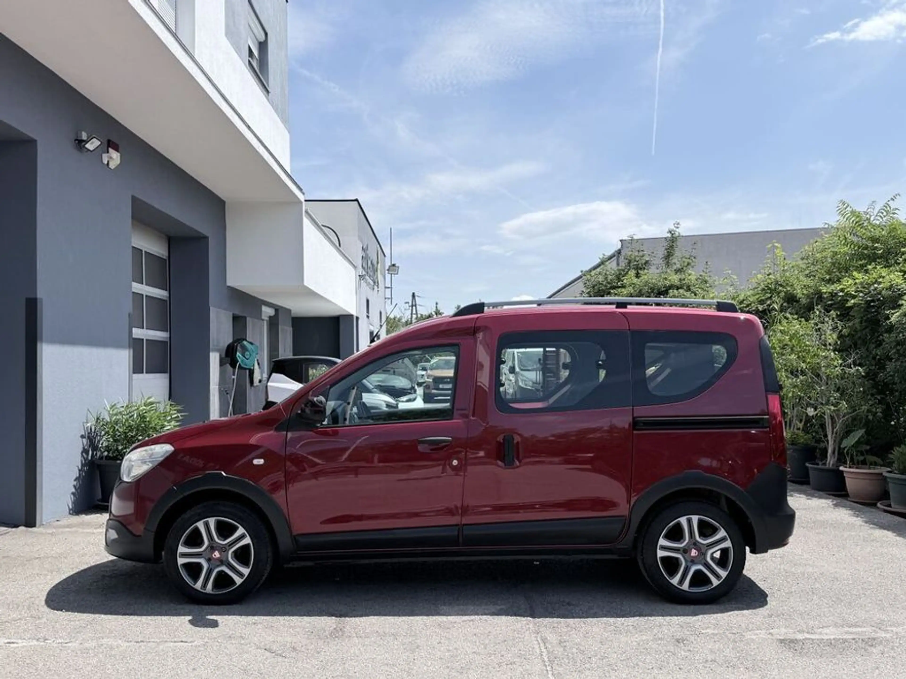 Dacia Dokker Stepway Charisma SCe 100 **Kamera/Navi** — photo 9