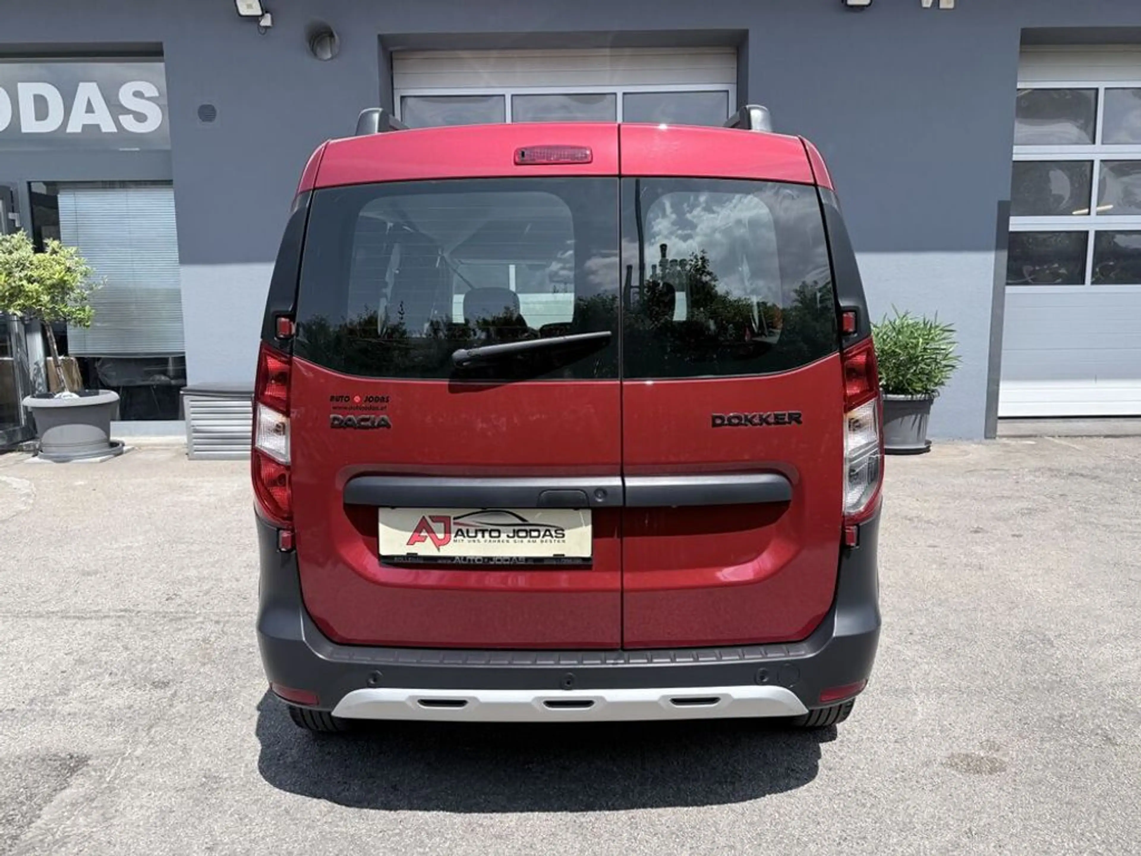 Dacia Dokker Stepway Charisma SCe 100 **Kamera/Navi** — photo 6