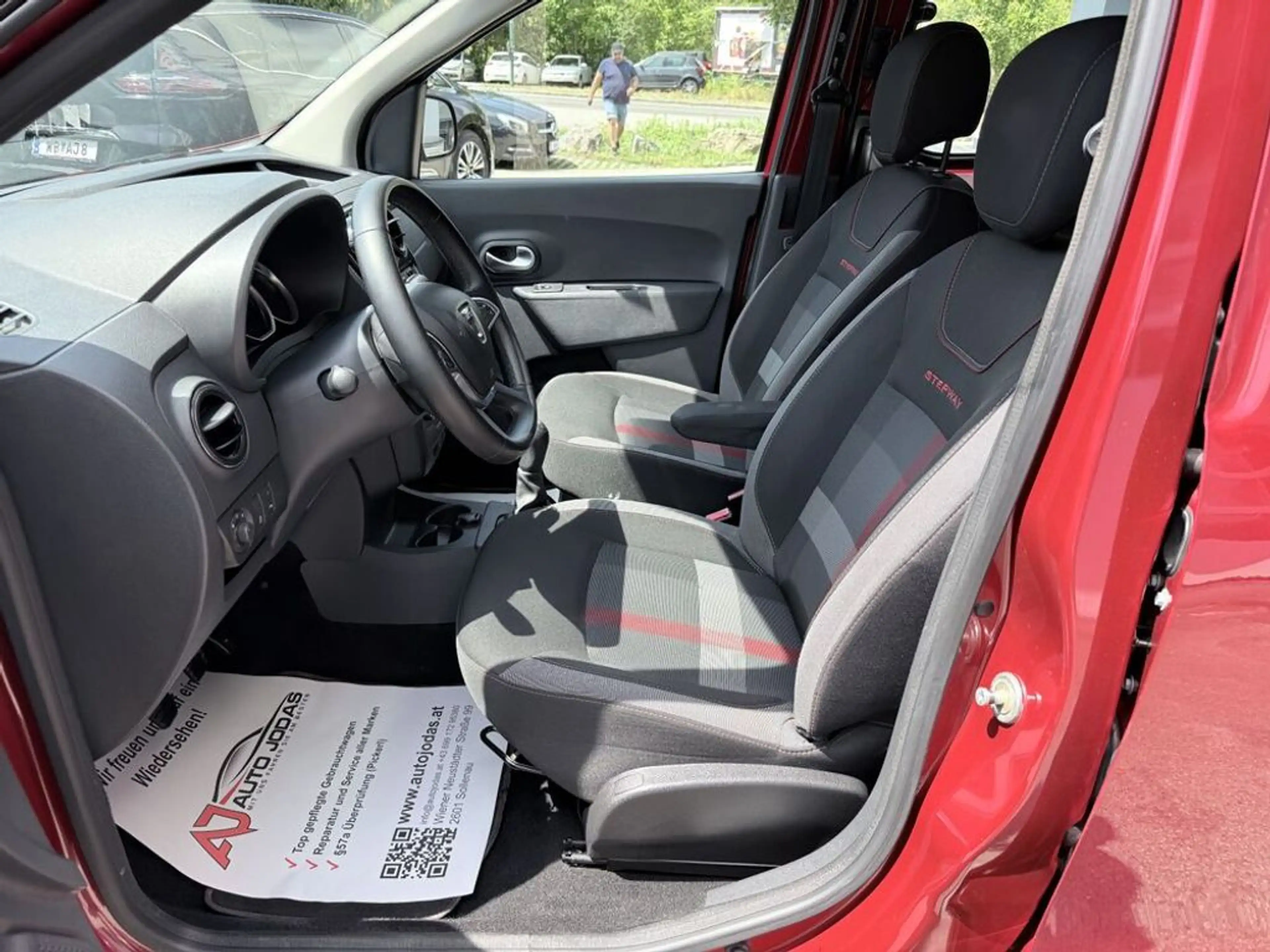 Dacia Dokker Stepway Charisma SCe 100 **Kamera/Navi** — photo 10