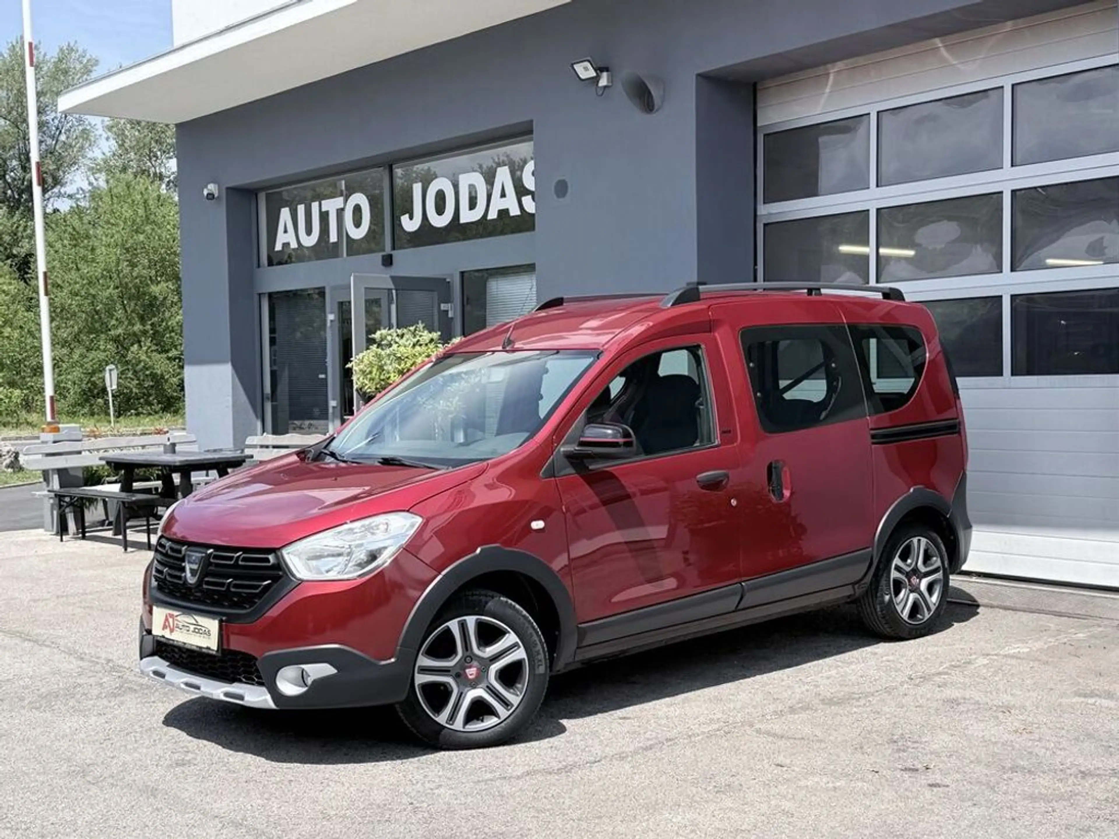 Dacia Dokker Stepway Charisma SCe 100 **Kamera/Navi** — photo 2