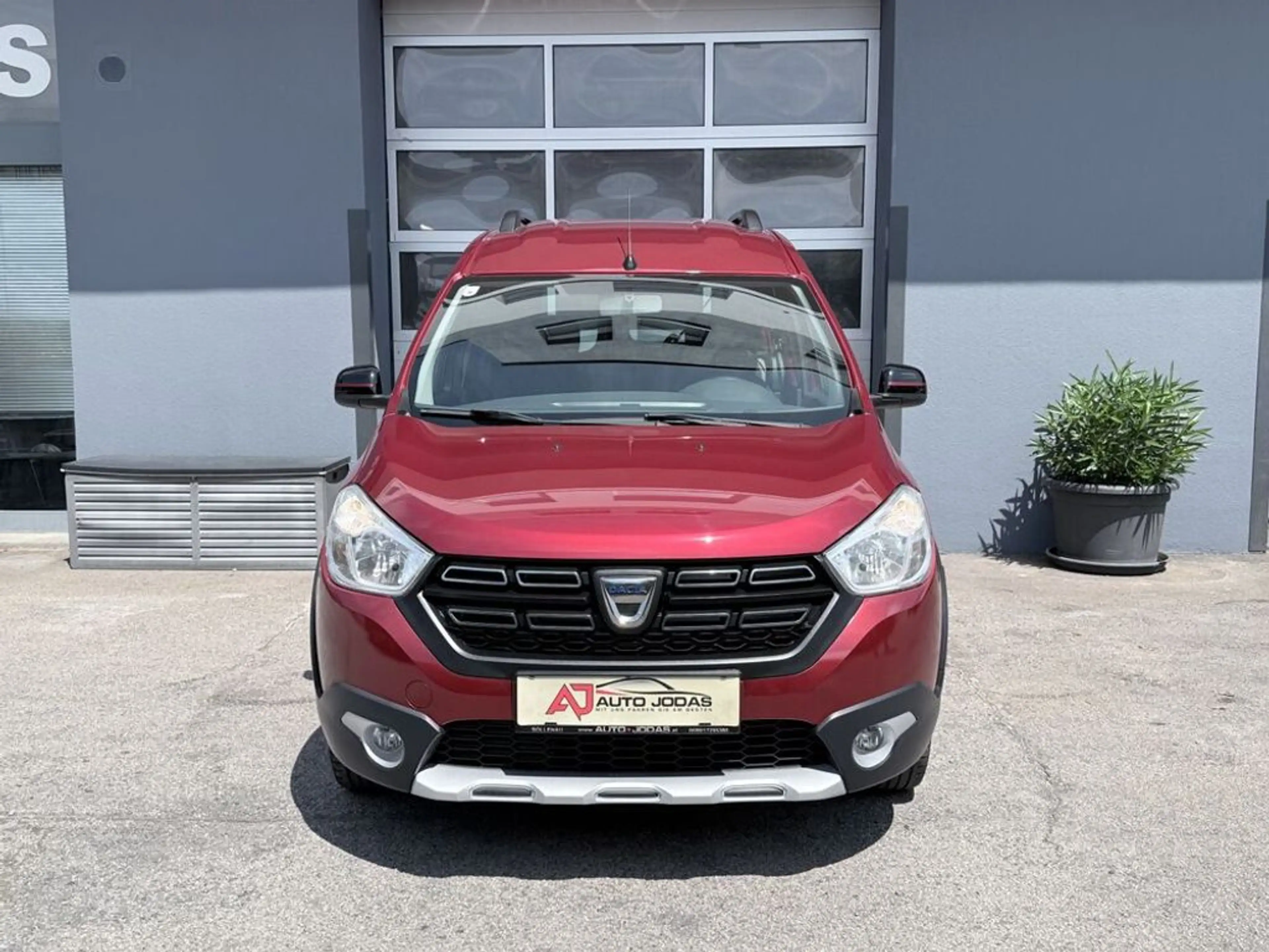 Dacia Dokker Stepway Charisma SCe 100 **Kamera/Navi** — photo 3