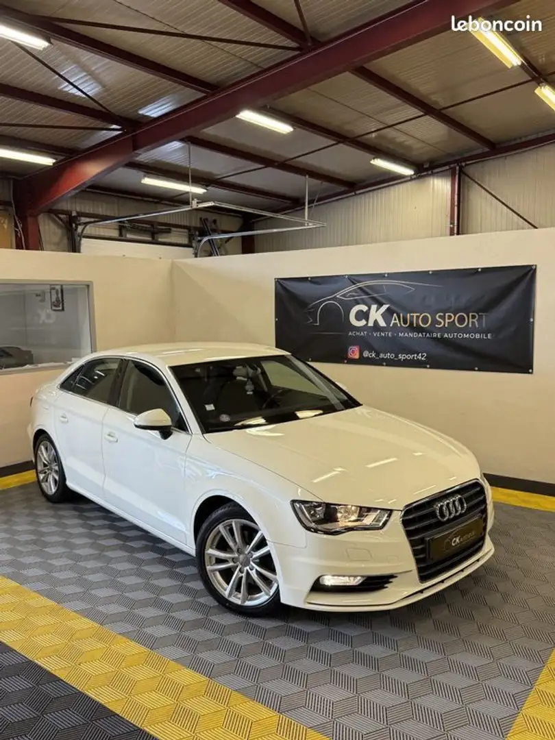 Audi A3 Berline 1.4 TFSI 140ch Blanc - 1