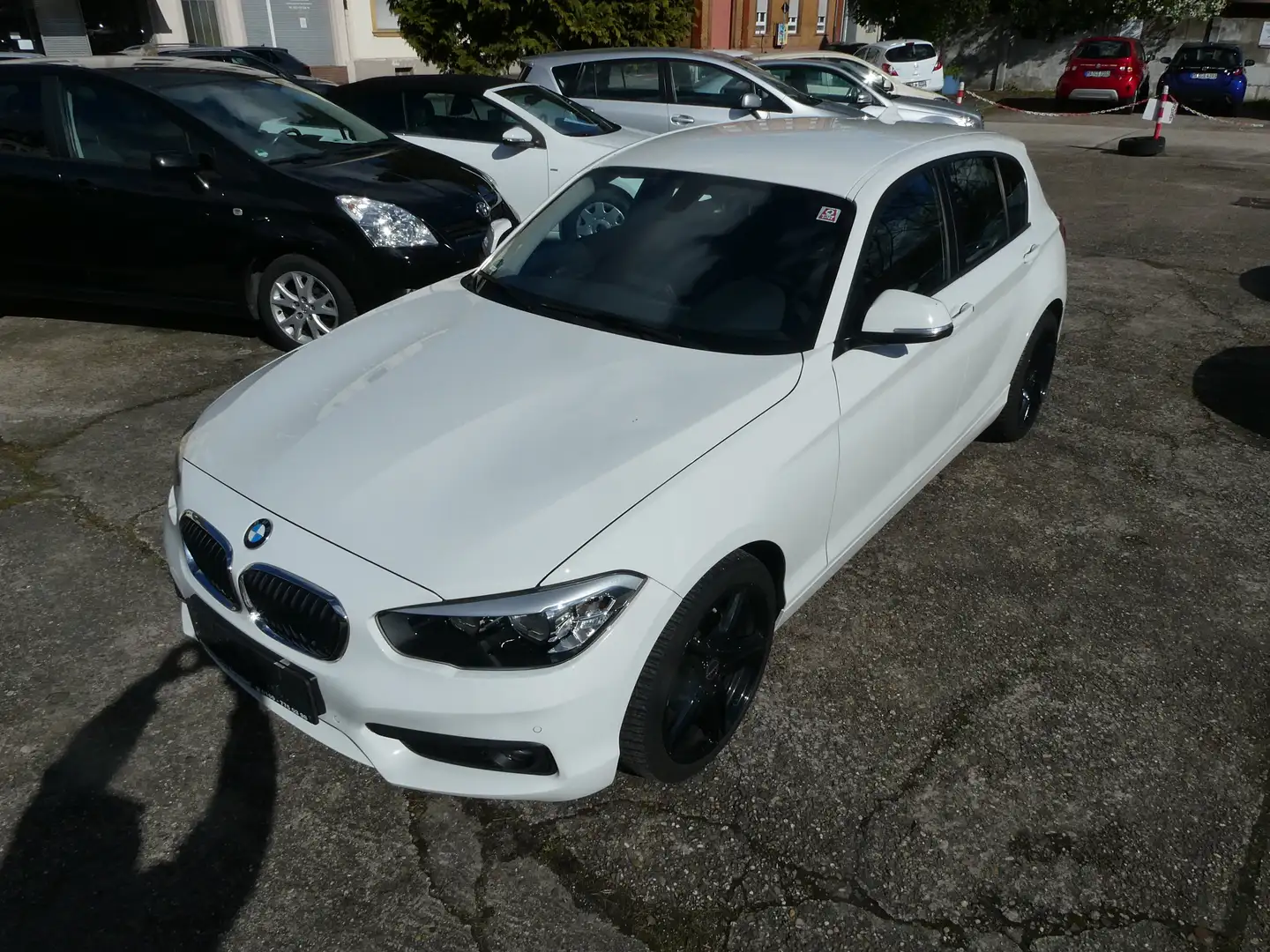 BMW 118 118i Advantage*NAVI*Automatic*Garantie*8-fach ber. Blanc - 1