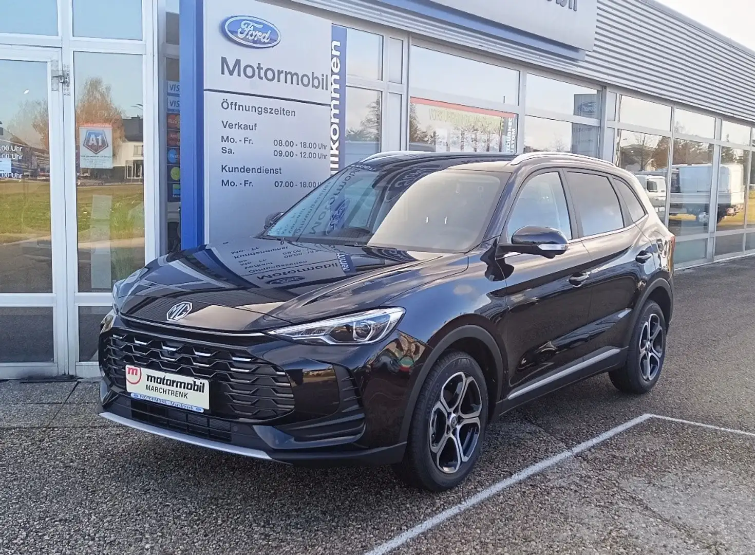 MG ZS + 1.5 Deluxe Noir - 1
