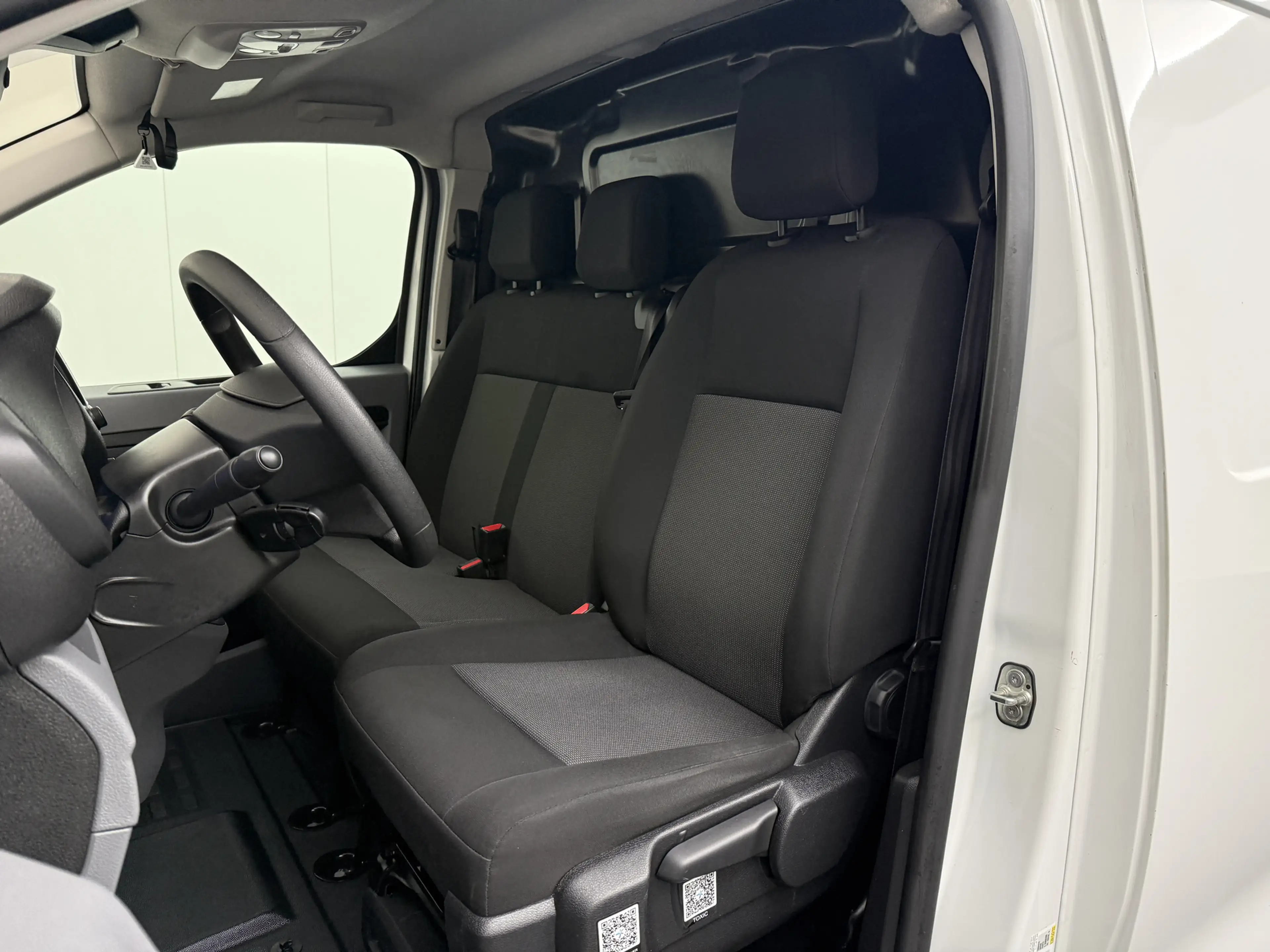 Peugeot e-Expert Long Asphalt 75 kWh | Elektrisch | Imperiaal | Tre — photo 21