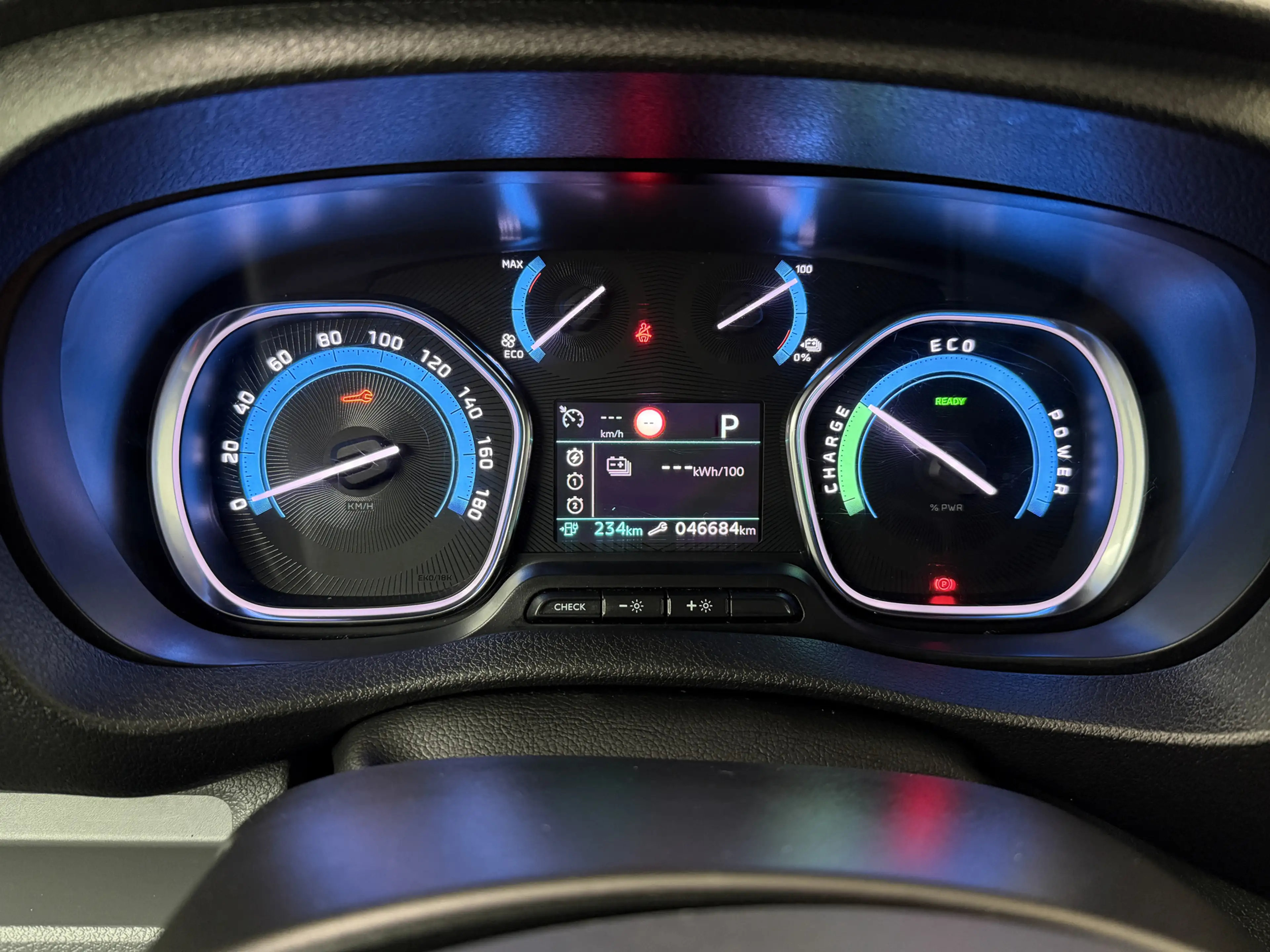 Peugeot e-Expert Long Asphalt 75 kWh | Elektrisch | Imperiaal | Tre — photo 9
