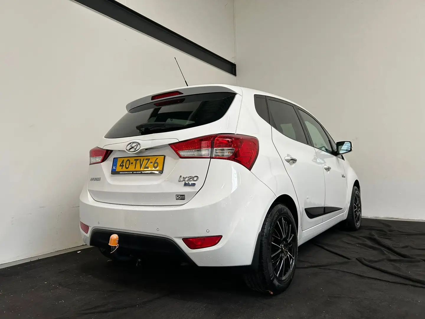 Hyundai iX20 1.4i i-Vision. Elek pakket. Wit - 2