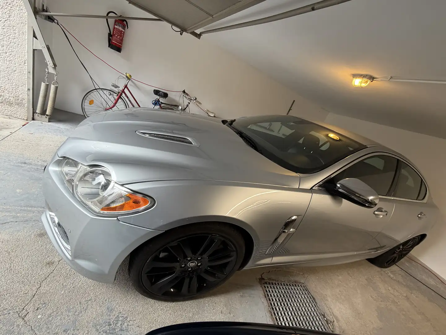 Jaguar XF XFR 5,0 V8 S/C - 2