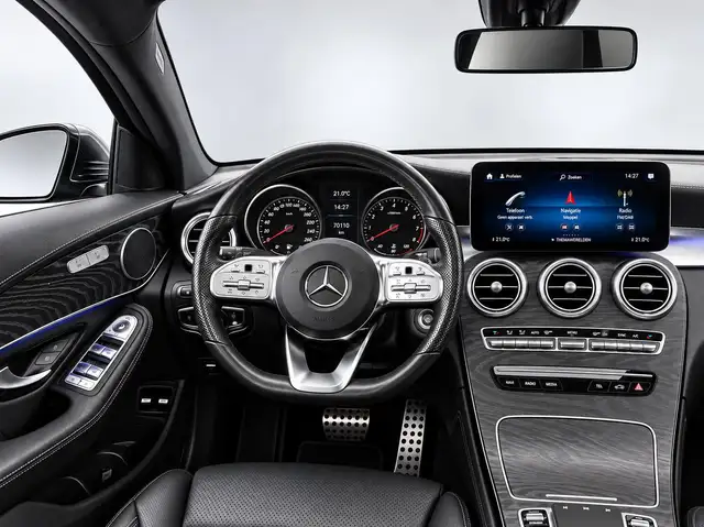 Mercedes-Benz GLC view 2
