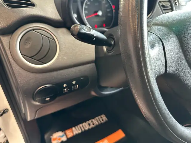 Hyundai I10 view 10