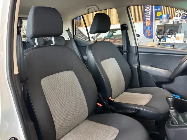Hyundai I10 view 8