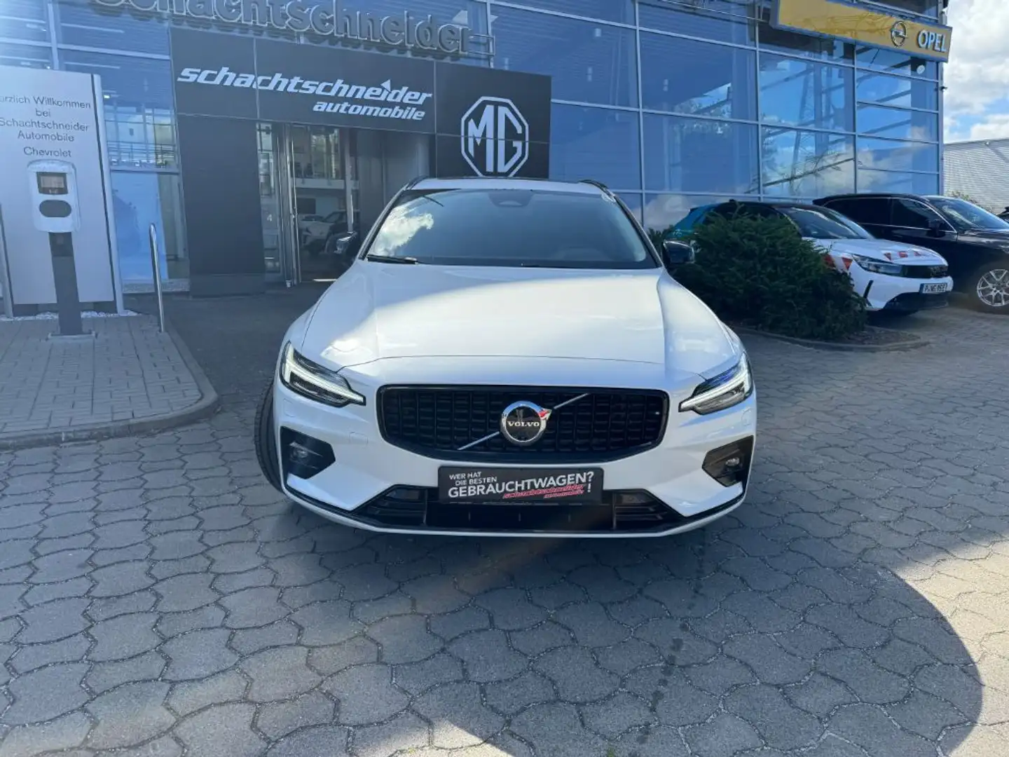 Volvo V60 B4 B DKG Plus Dark+360+Harman+AHZV+Panorama Weiß - 2