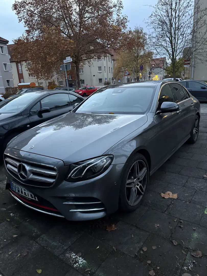 Mercedes-Benz E 200 AMG Line - 2