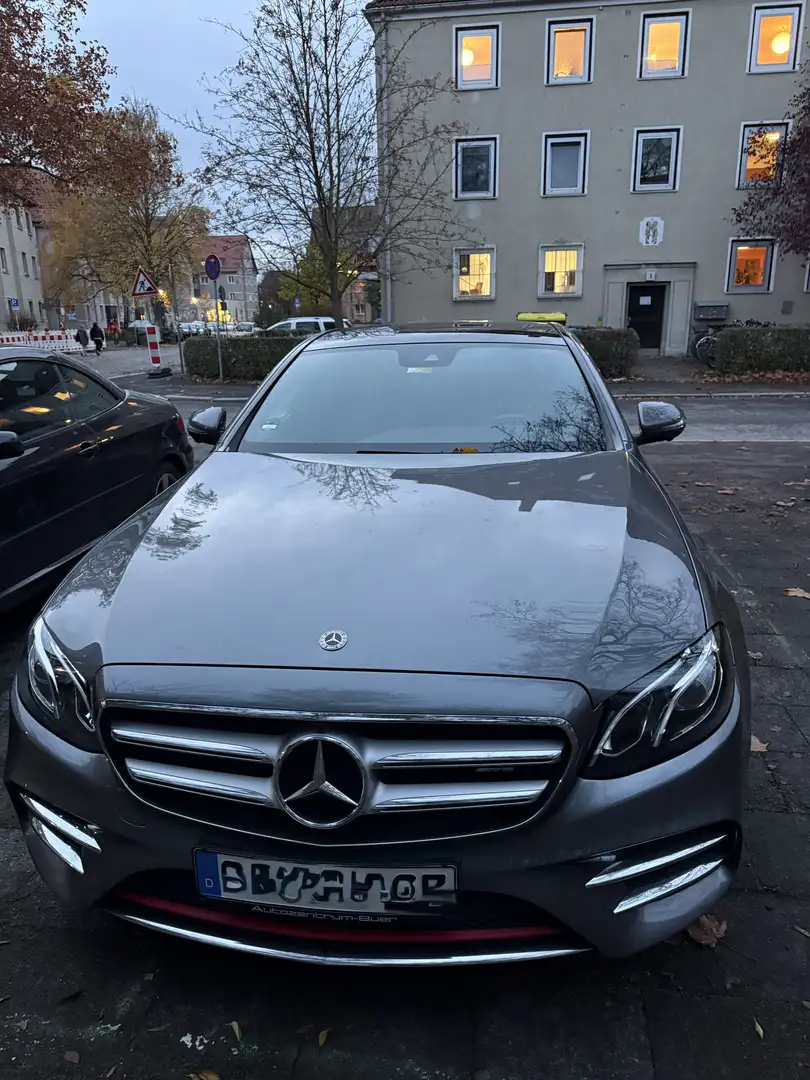 Mercedes-Benz E 200 AMG Line - 1
