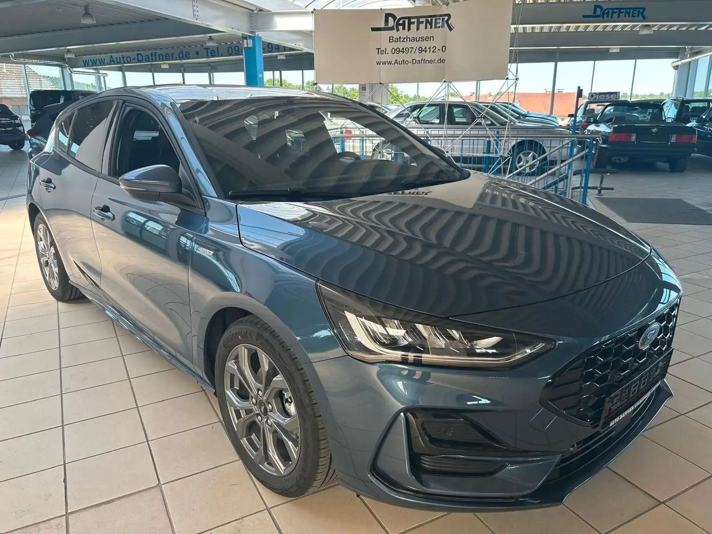 Ford Focus 1,0 EcoBoost Hybrid 114kW ST-Line X Autom. Blau - 1