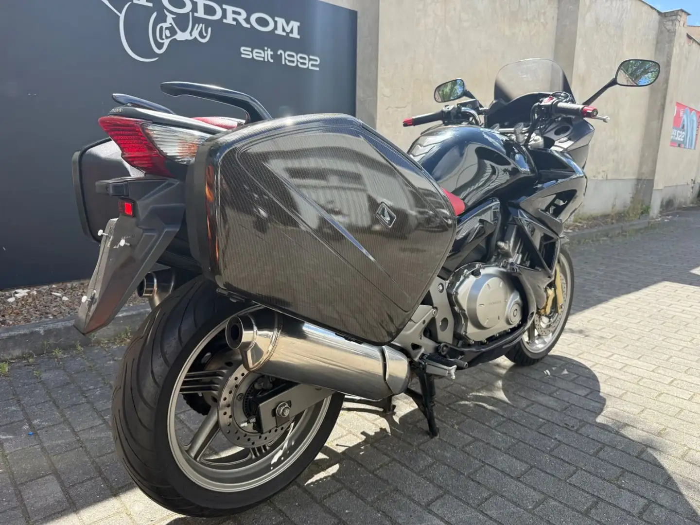 Honda CBF 1000 A Schwarz - 2