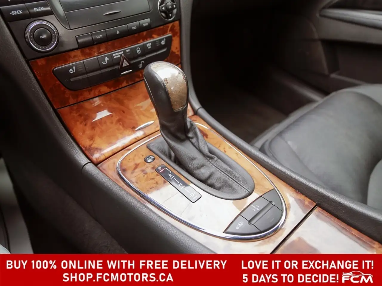 Mercedes-Benz E-Class снимка Mercedes-Benz E-Class