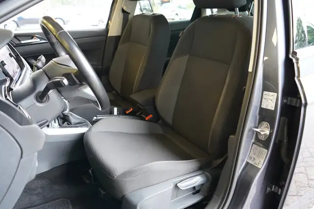 Volkswagen Polo view 12