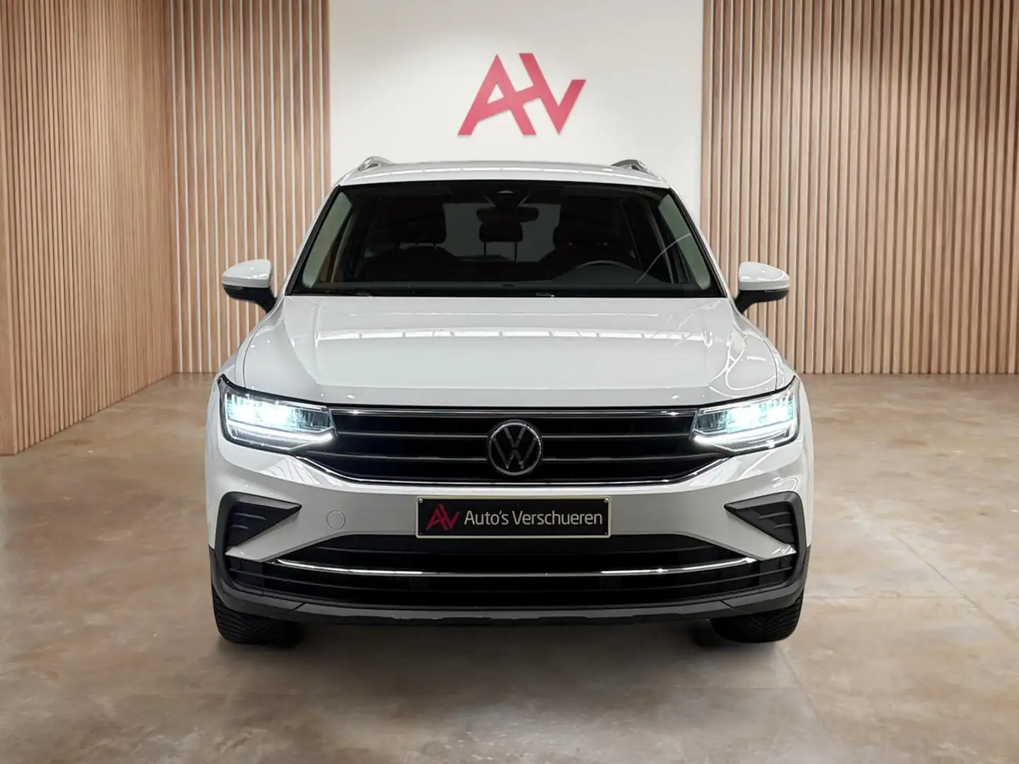 Volkswagen Tiguan Active 2.0 TDI DSG ** Trekhaak | ACC | Navi/Car... Wit - 2