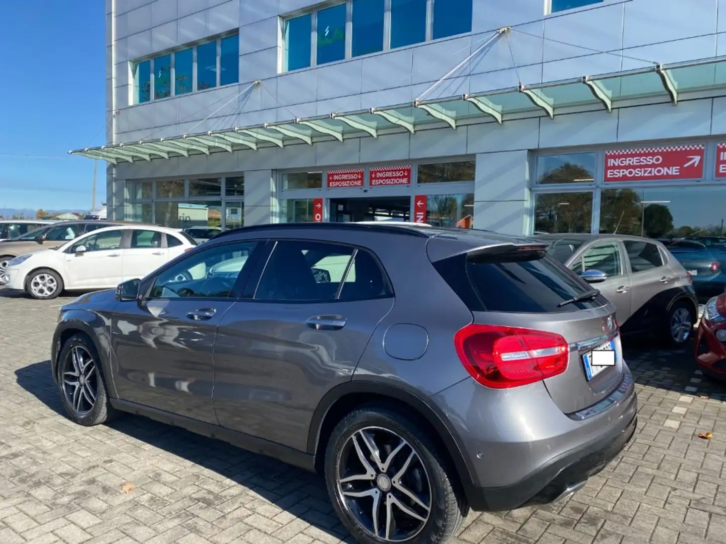 Mercedes-Benz GLA 200 d Automatic 4Matic Executive Grigio - 2