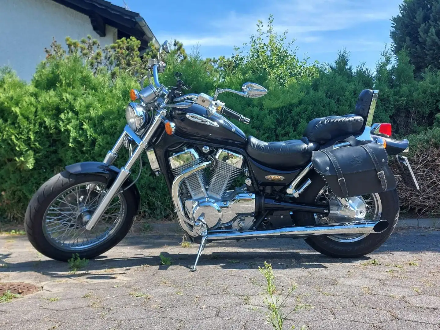 Suzuki VS 1400 VX51L Intruder Noir - 1