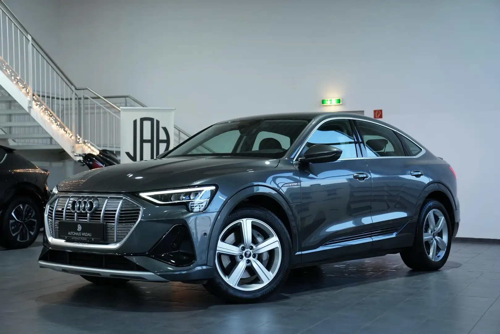 Audi e-tron Sportback 50 quattro S line Grau - 1