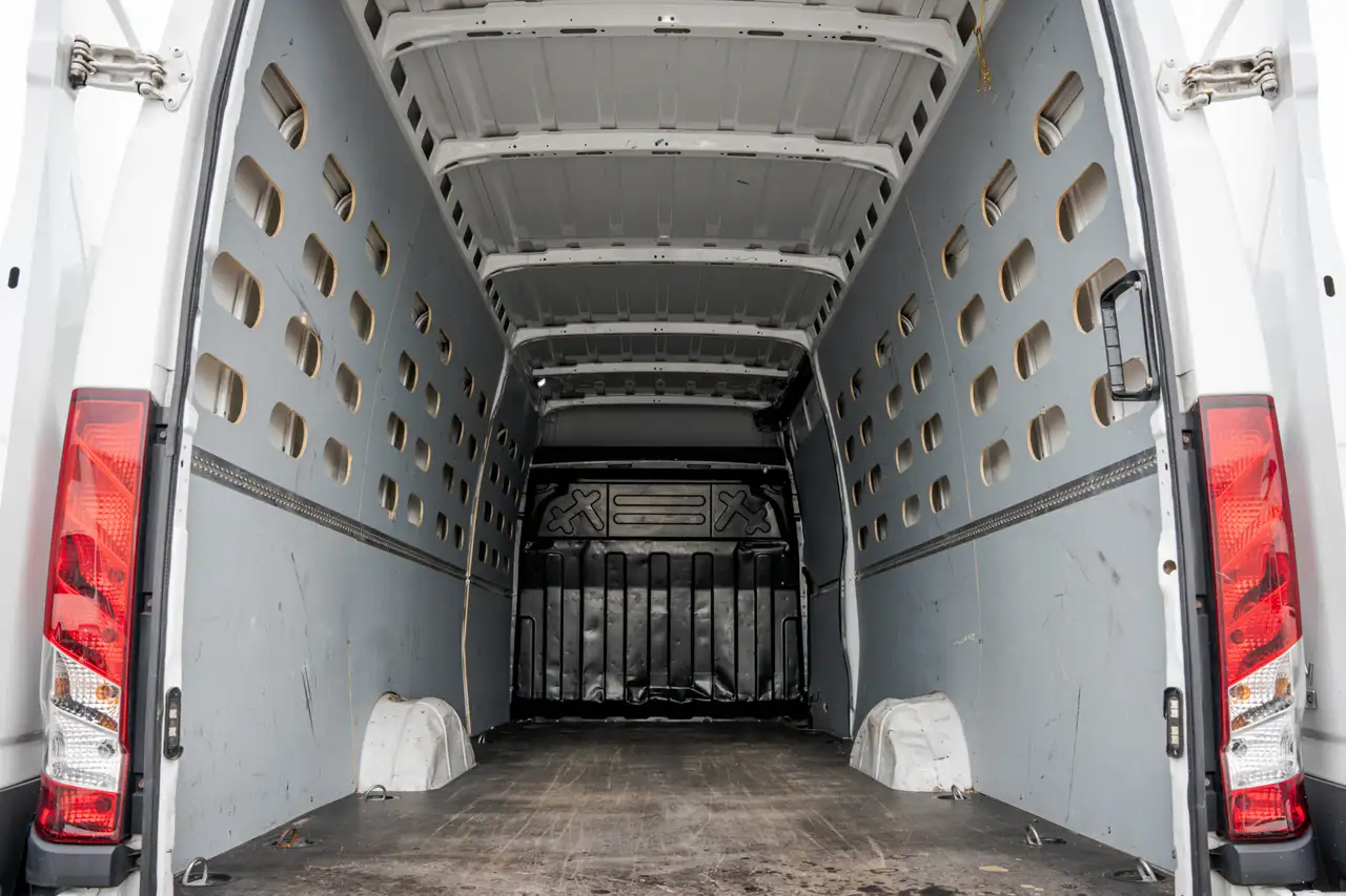 Iveco Daily 2021 — фото 10