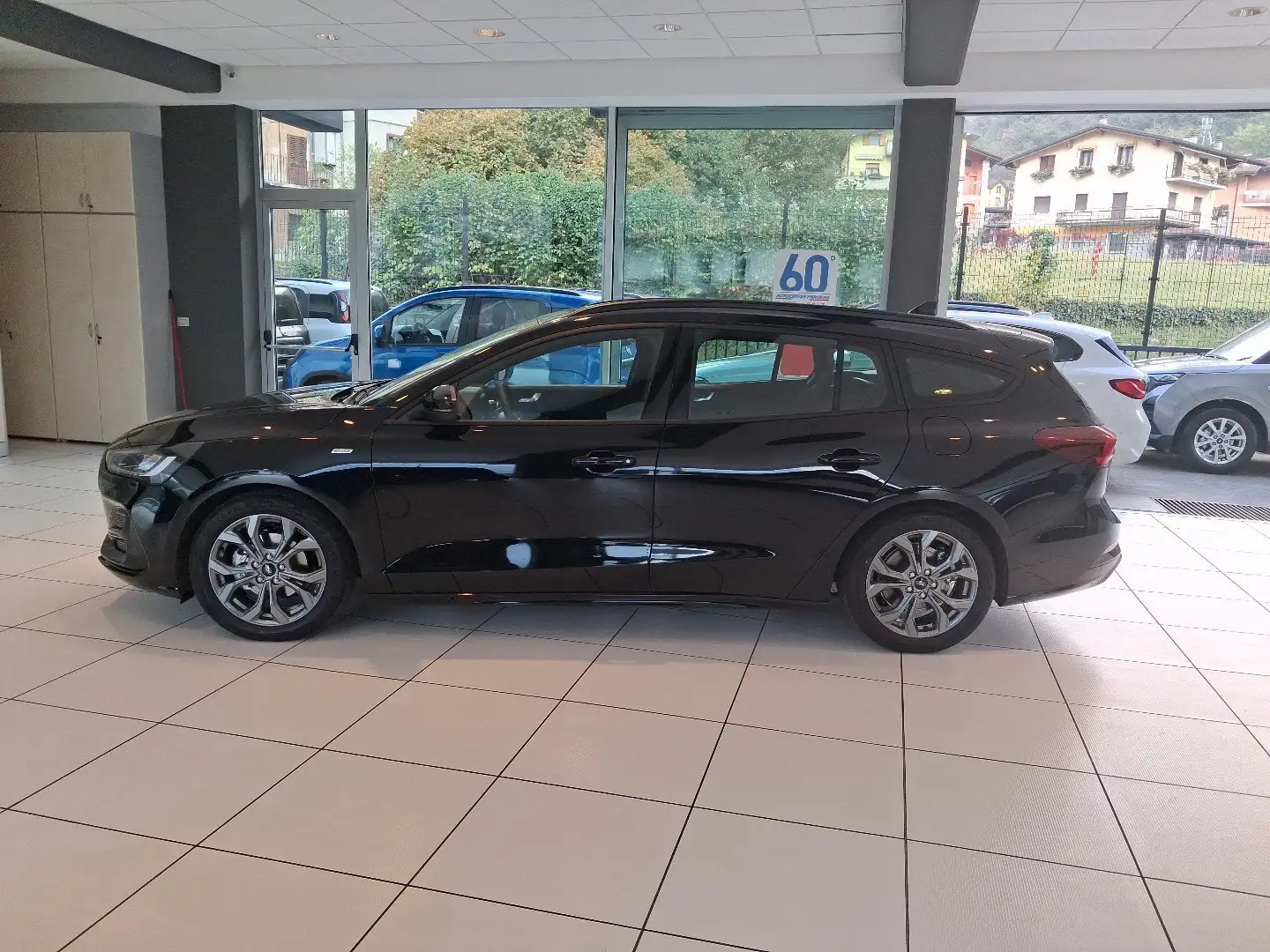 Ford Focus Focus 1.5 EcoBlue 115 CV automatico SW ST-Line Schwarz - 2