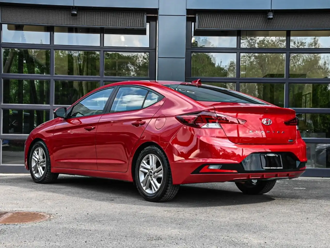 Hyundai ELANTRA photo Hyundai ELANTRA