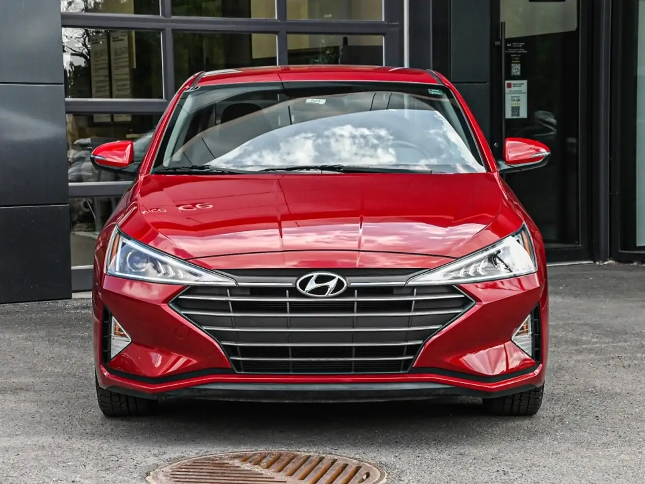 Hyundai ELANTRA photo Hyundai ELANTRA