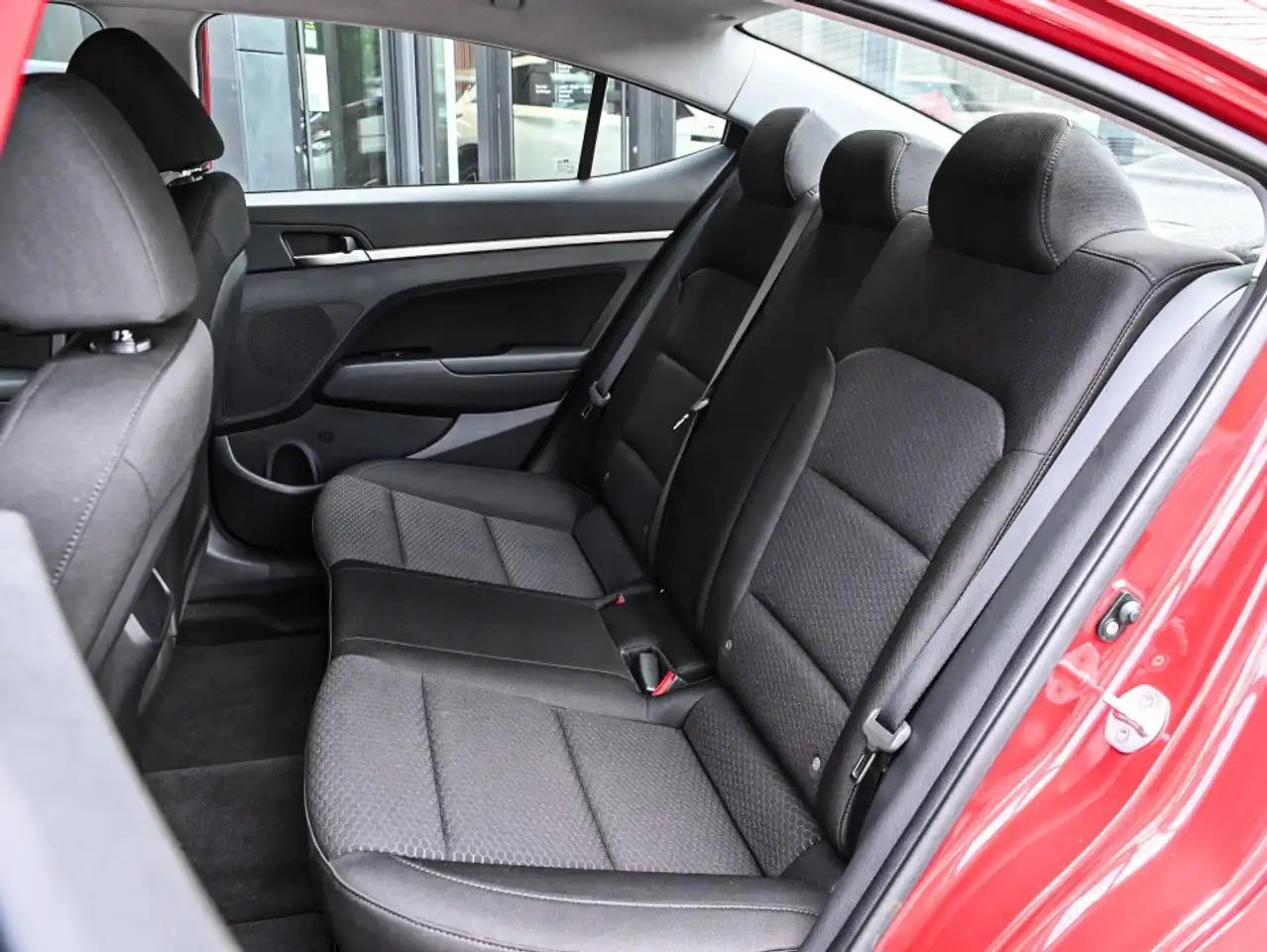 Hyundai ELANTRA photo Hyundai ELANTRA