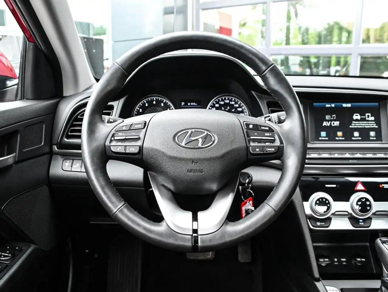 Hyundai ELANTRA photo Hyundai ELANTRA