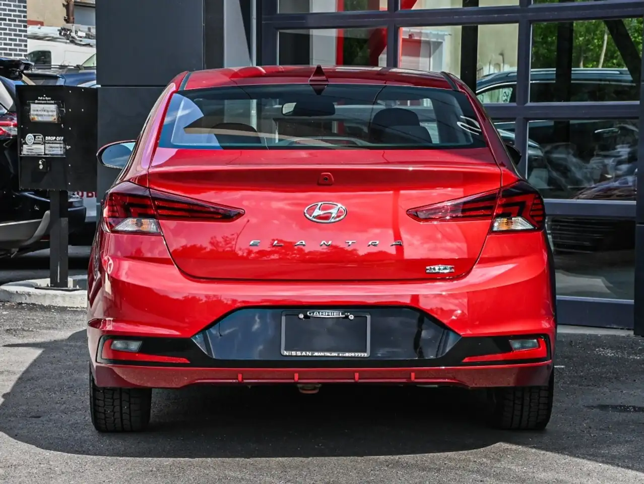 Hyundai ELANTRA photo Hyundai ELANTRA
