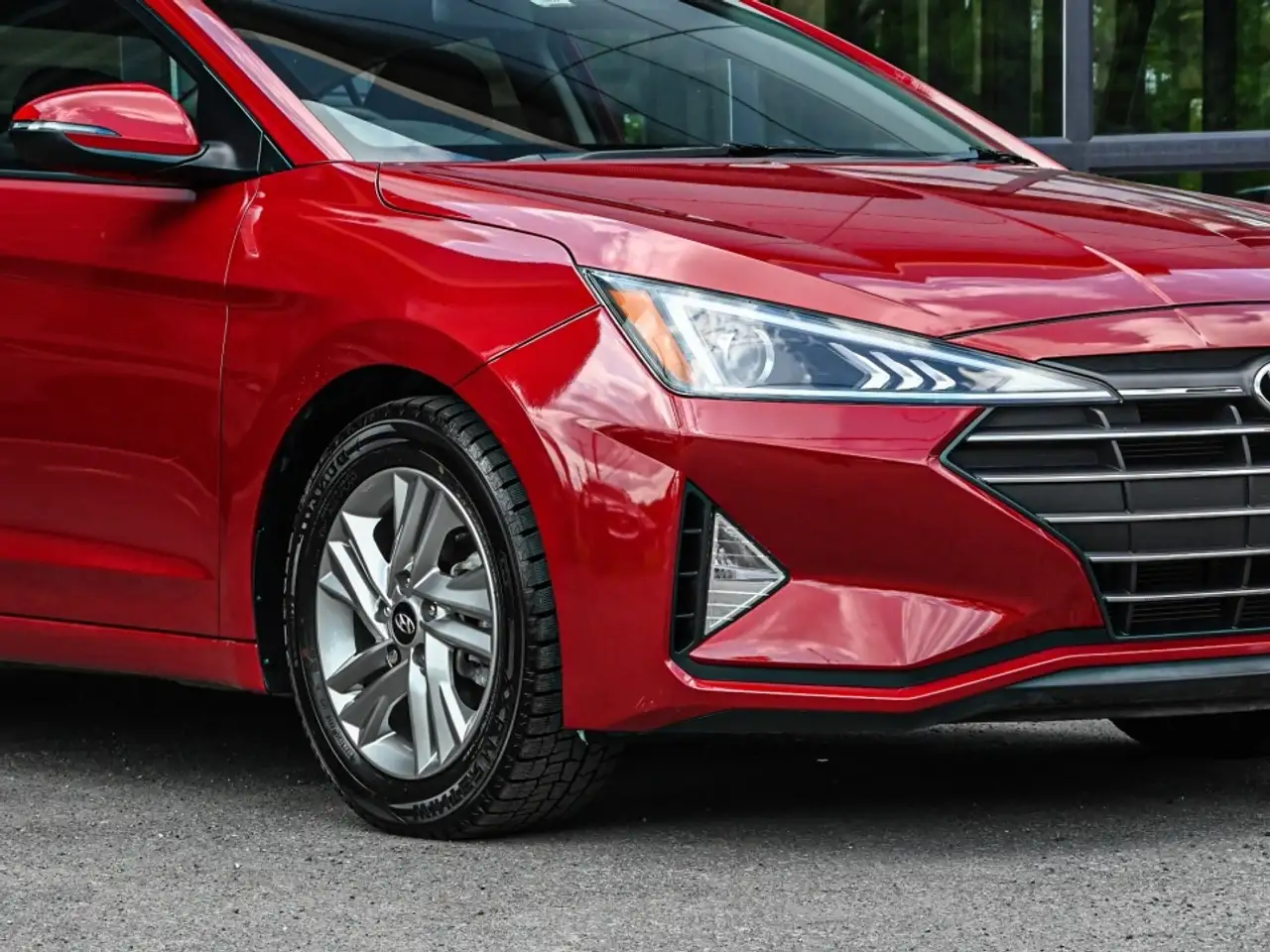 Hyundai ELANTRA photo Hyundai ELANTRA