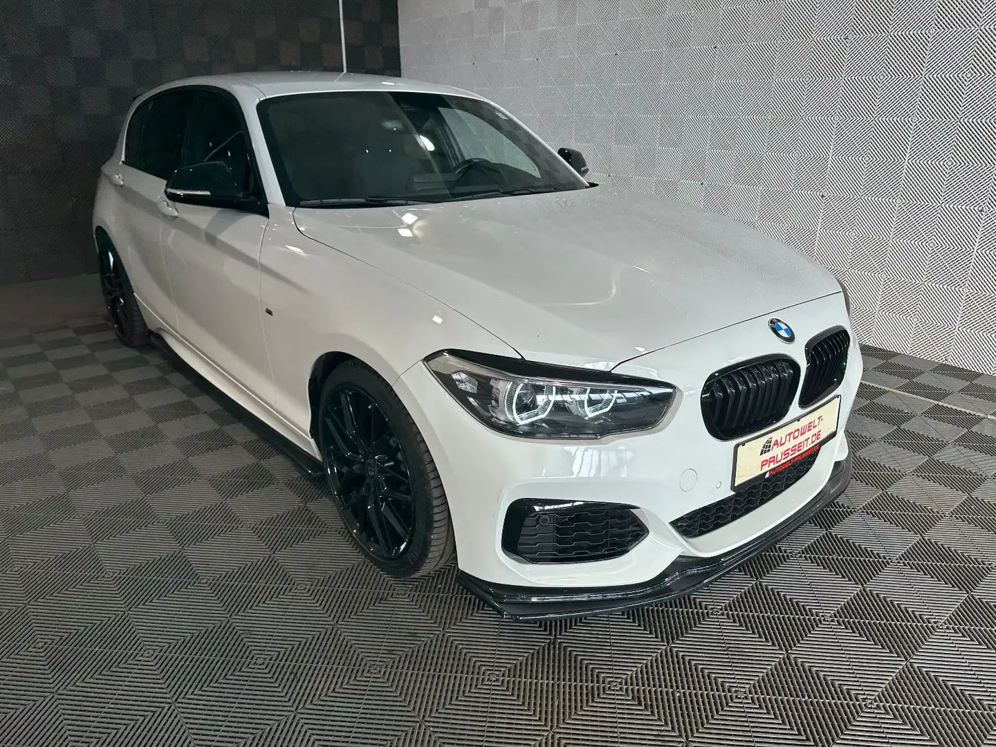 BMW 140 Lim*M TECHNIC*LED-H&K-ACC-ALCANTARA-SHZ Weiß - 1
