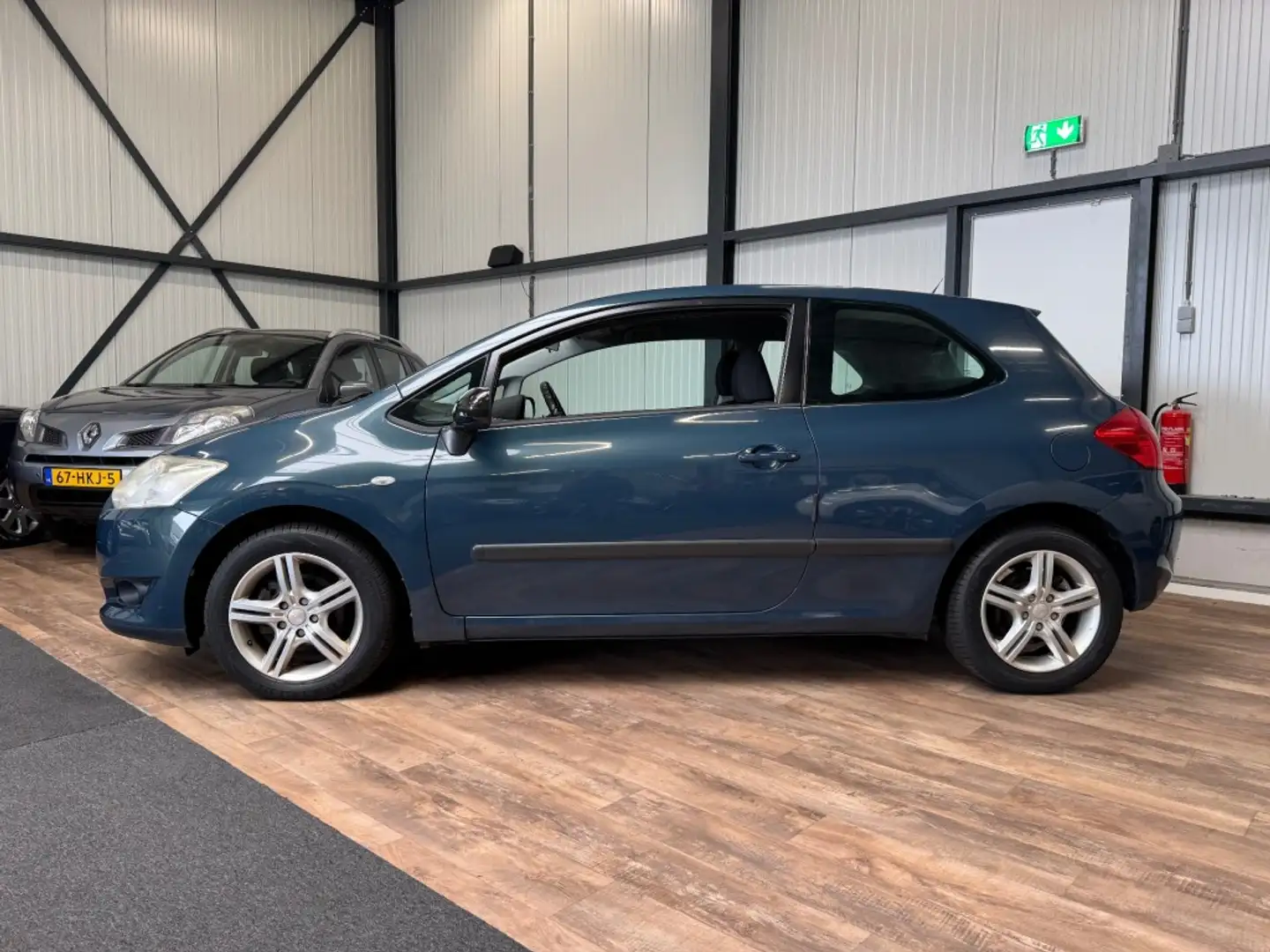 Toyota Auris 1.6-16v Sol / CLIMA / CRUISE / AUTOMAAT Bleu - 2
