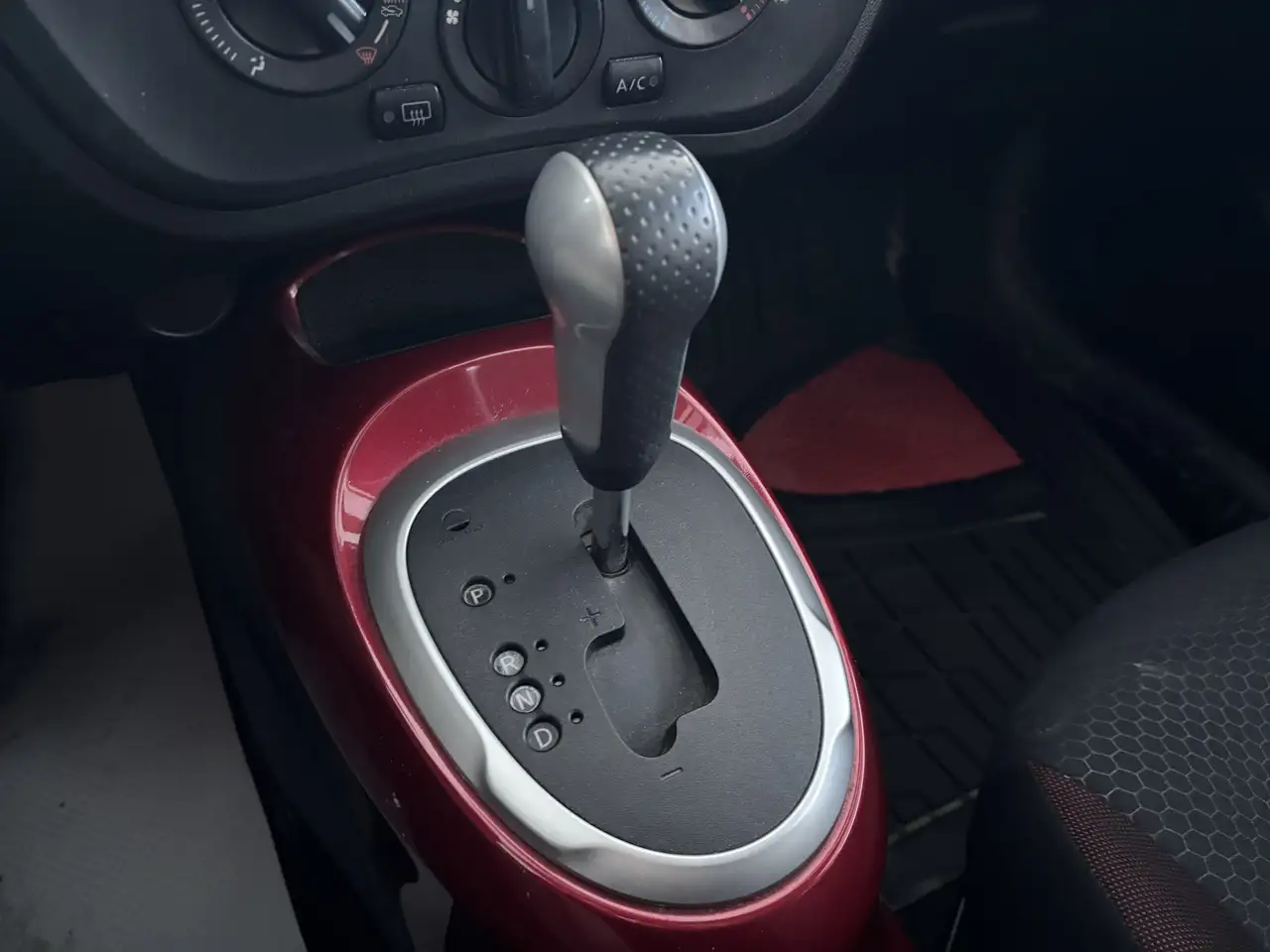 Nissan Juke снимка Nissan Juke