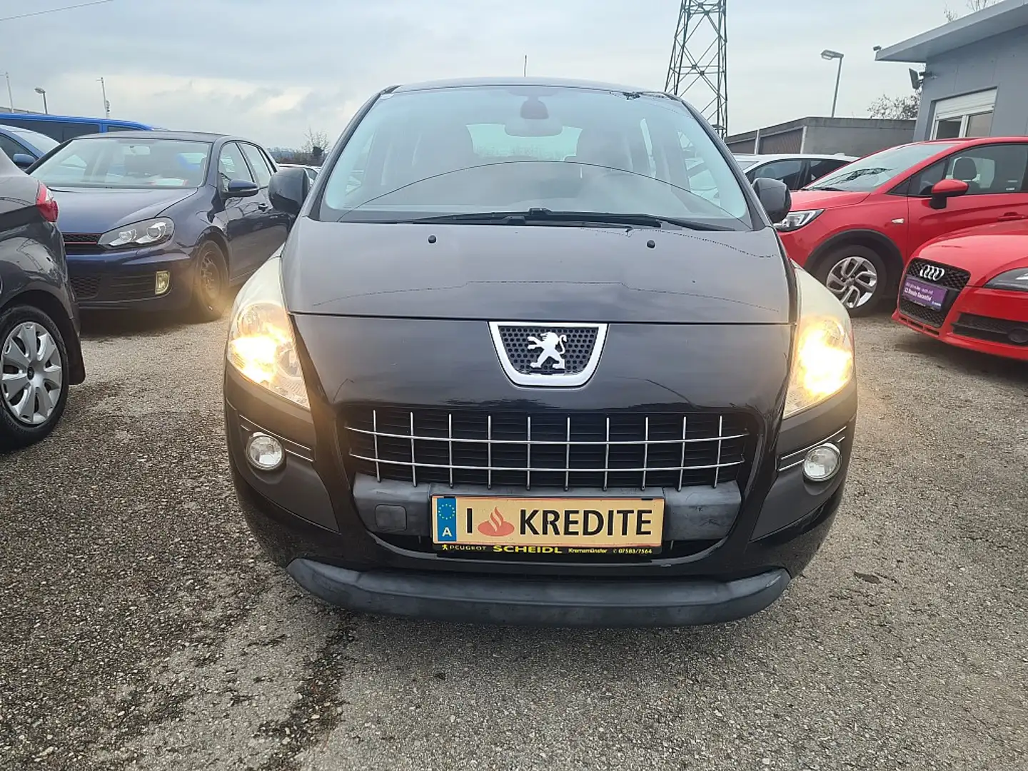 Peugeot 3008 1,6 HDi 115 FAP Active Schwarz - 2