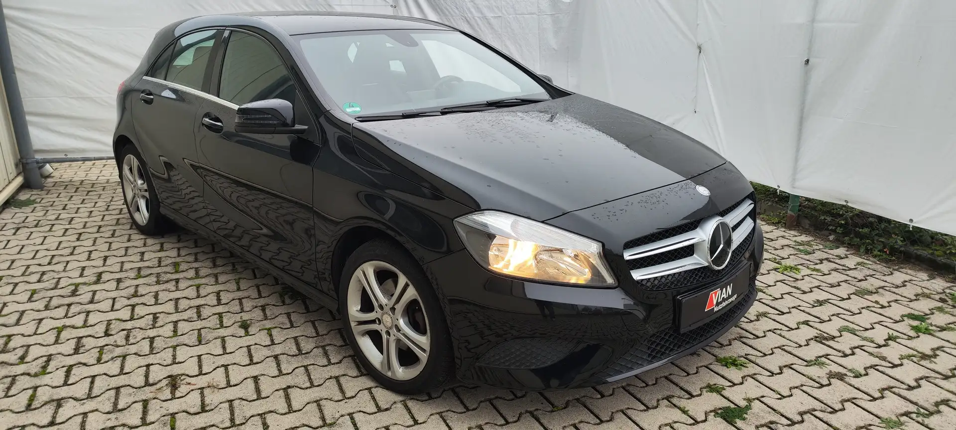 Mercedes-Benz A 180 A 180 BlueEfficiency (176.042) Schwarz - 1