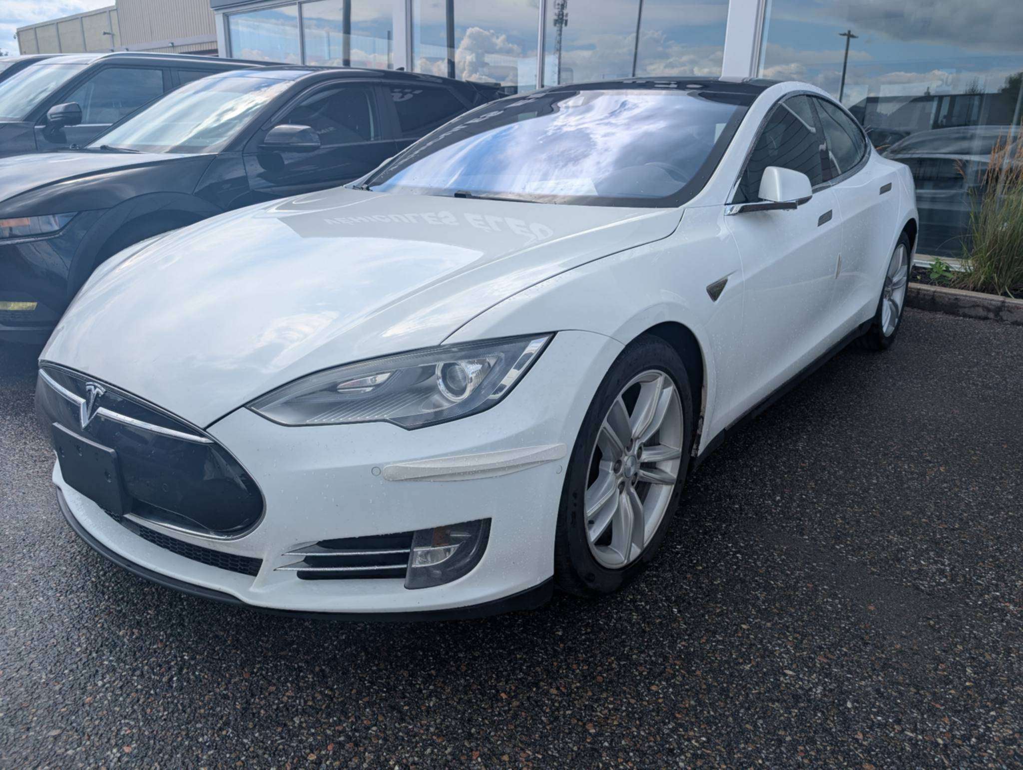 2015 Tesla Model S 85D