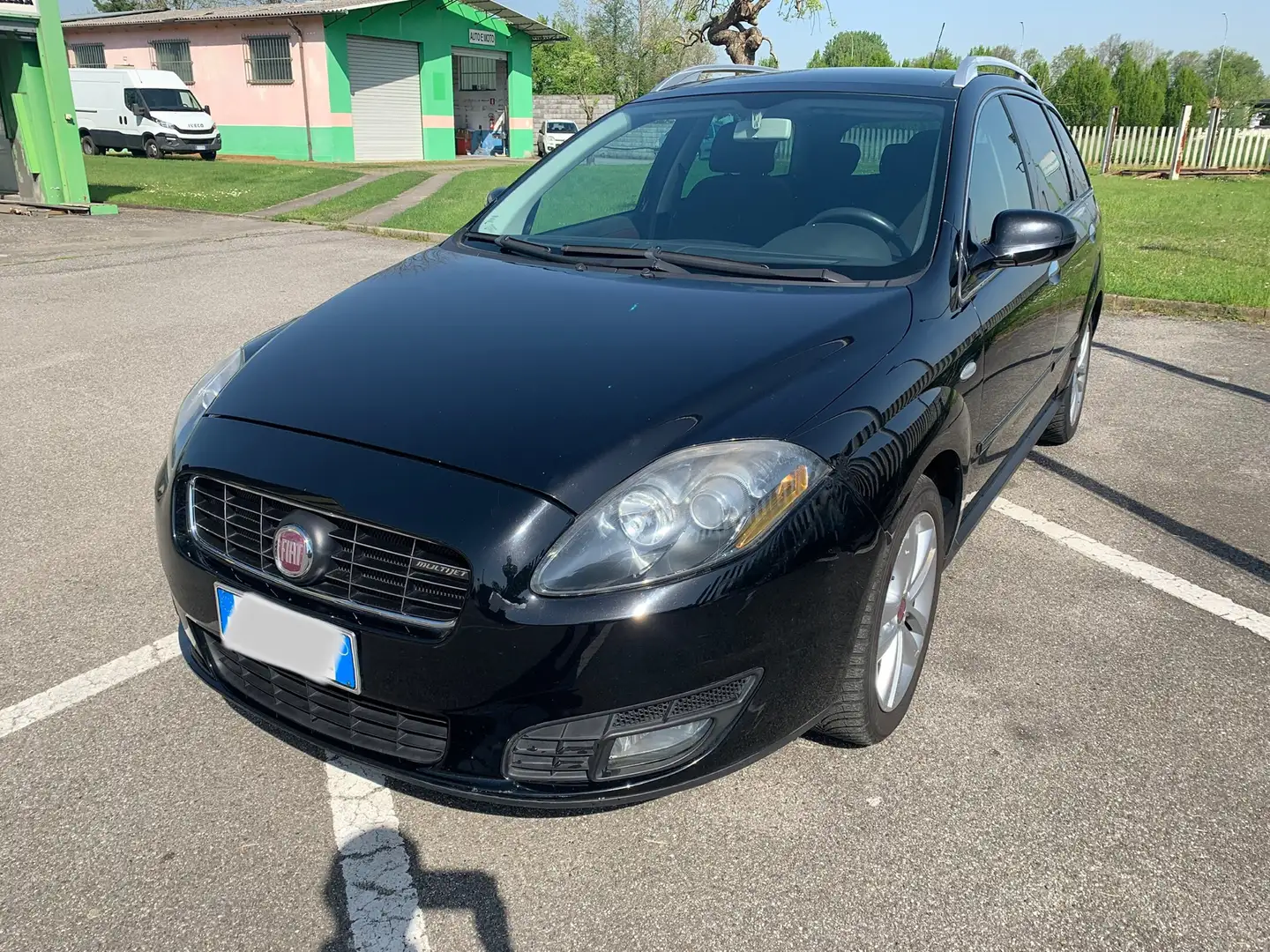 Fiat Croma 1.9 mjt 16v Emotion 150cv Fekete - 1