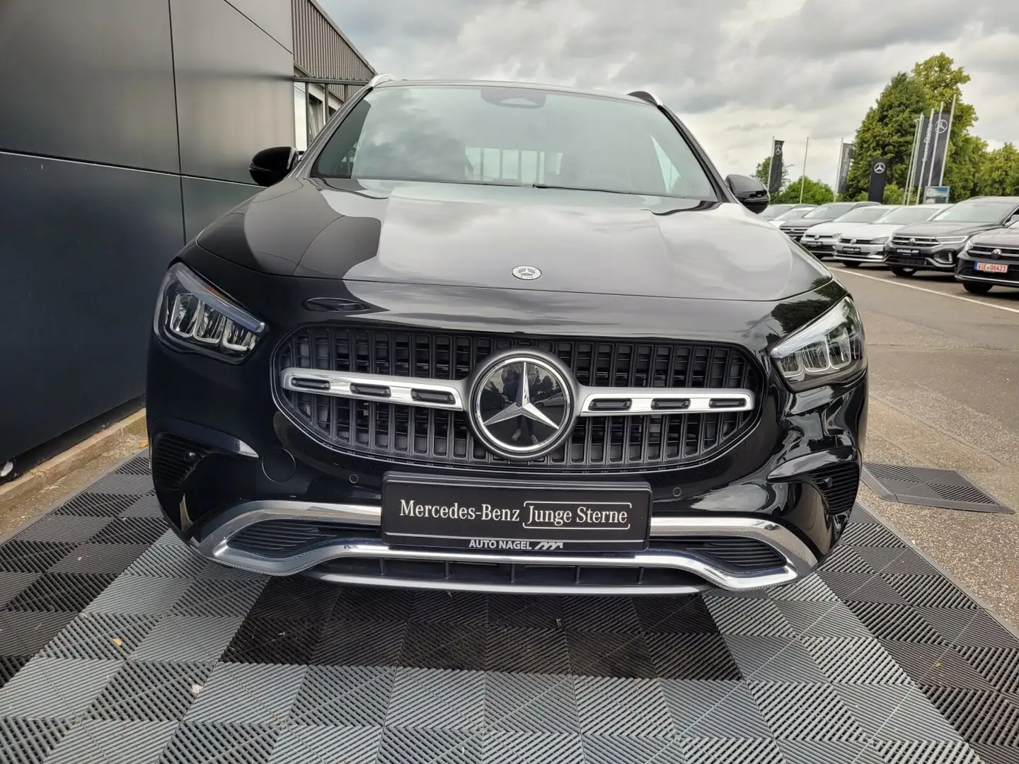 Mercedes-Benz GLA 200 GLA 200 Progressive Line Advanced Plus+Totw.+LED Zwart - 2