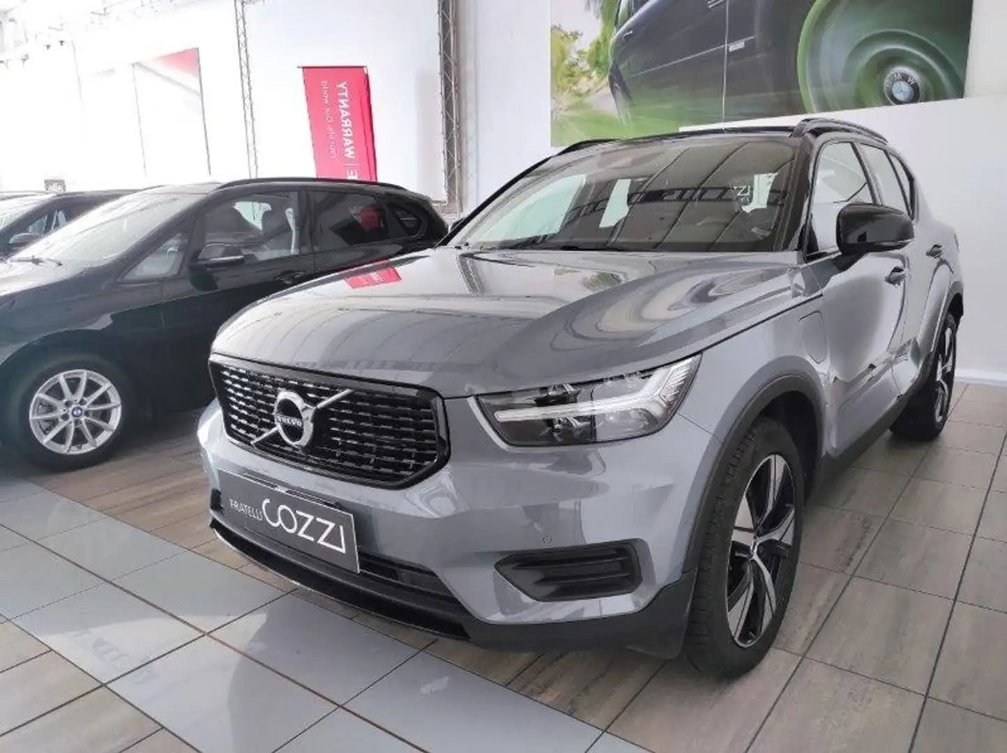 Volvo XC40 (2017-->) - XC40 T5 Recharge Plug-in Hybrid R-Desi Szürke - 2