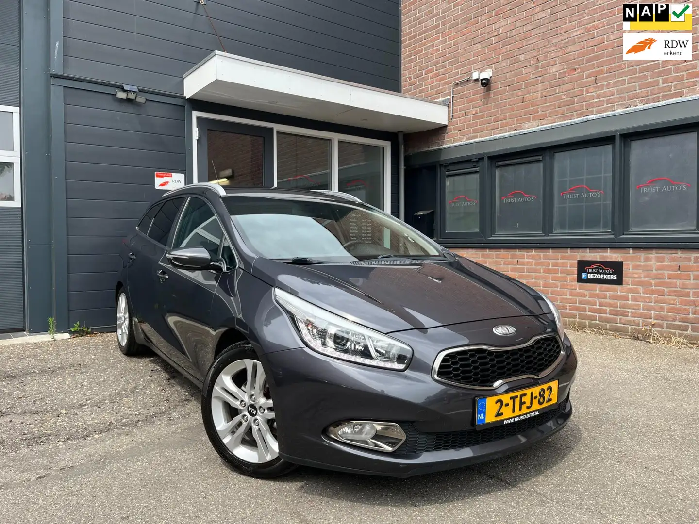 Kia Ceed SW / cee'd SW Sportswagon 1.6 GDI Business Pack|Nap|Pdc|Navi|Cru Gris - 1
