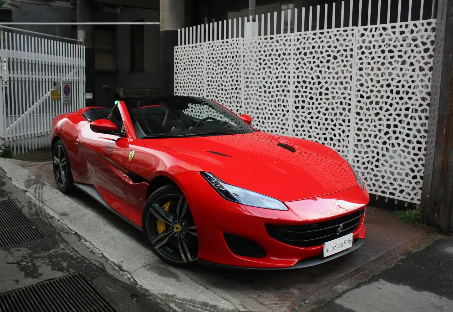 Ferrari Portofino Italiana-Colore Rosso Corsa-Scudetti-Pinze gialle Červená - 1