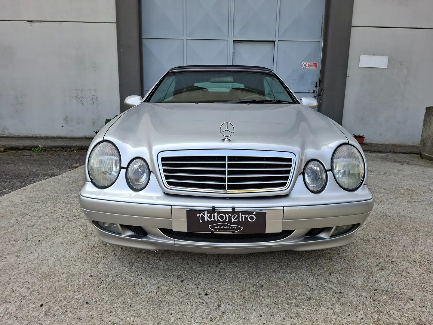 Mercedes-Benz CLK 230 kompressor cabriolet 193 cv *A.S.I.* Plateado - 2
