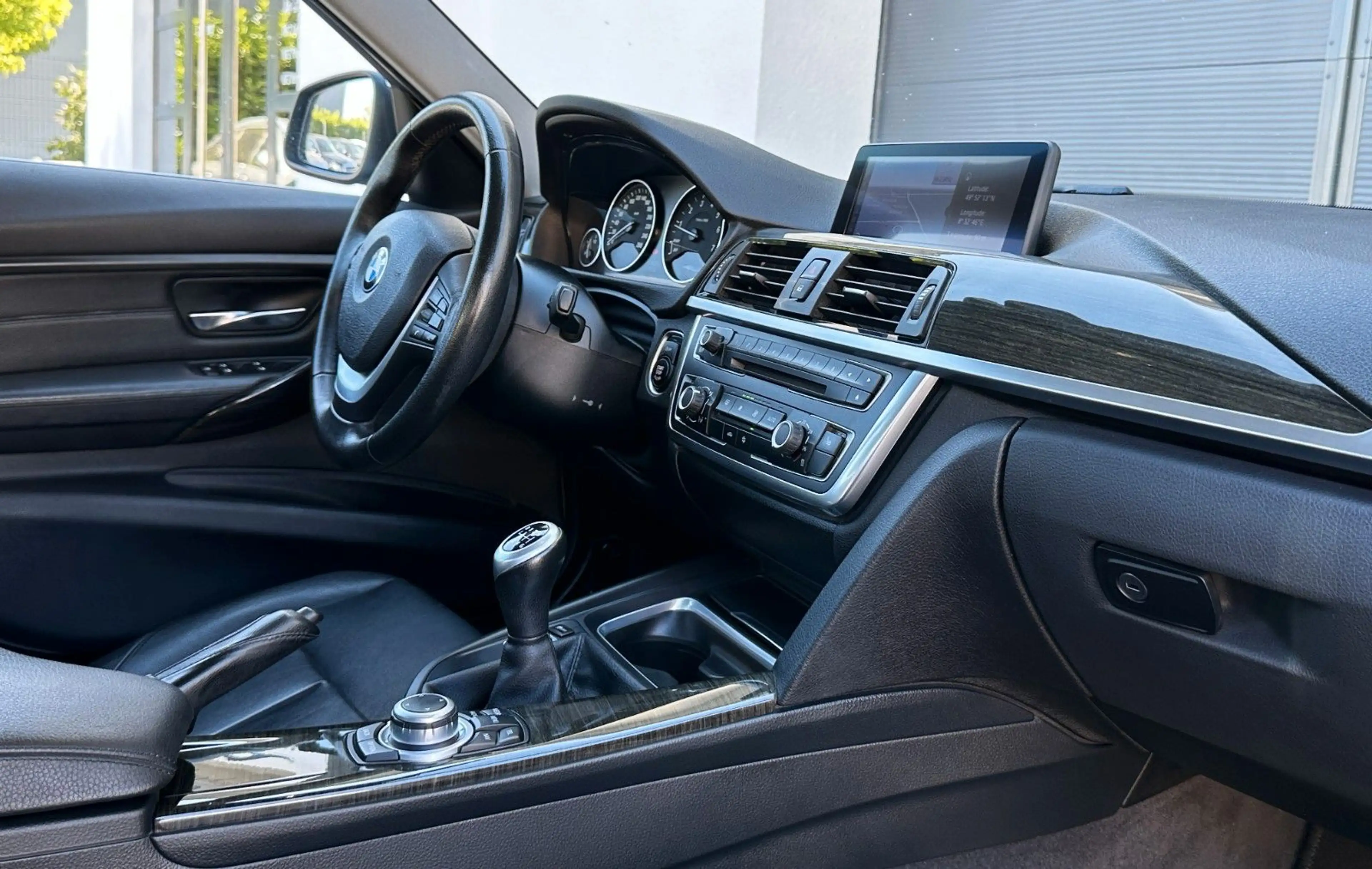 BMW 328 i Lim.*LUXURY-LINE*SHZ*PDC*XENON*TEMPOMAT* — photo 10