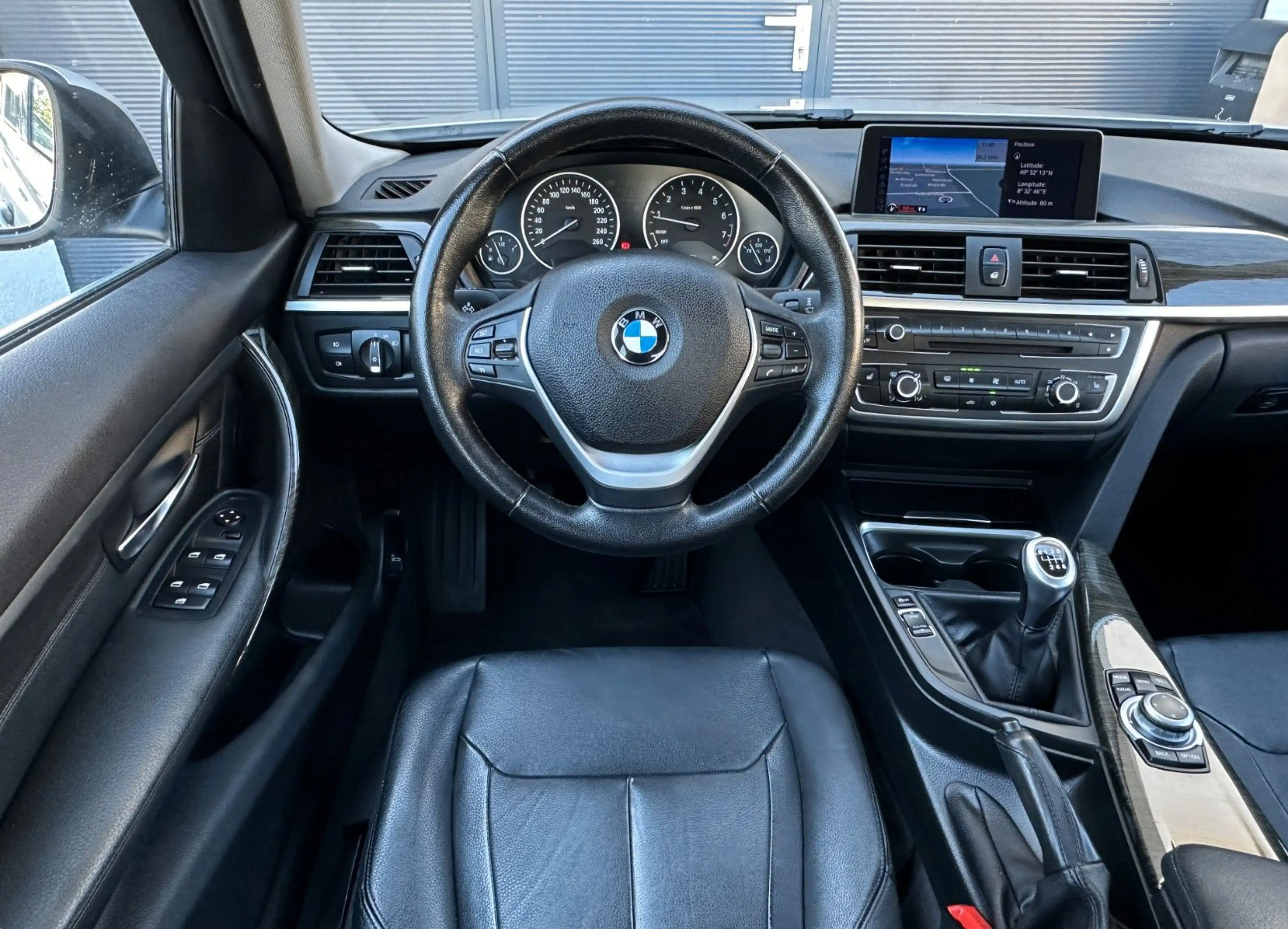 BMW 328 i Lim.*LUXURY-LINE*SHZ*PDC*XENON*TEMPOMAT* — photo 12