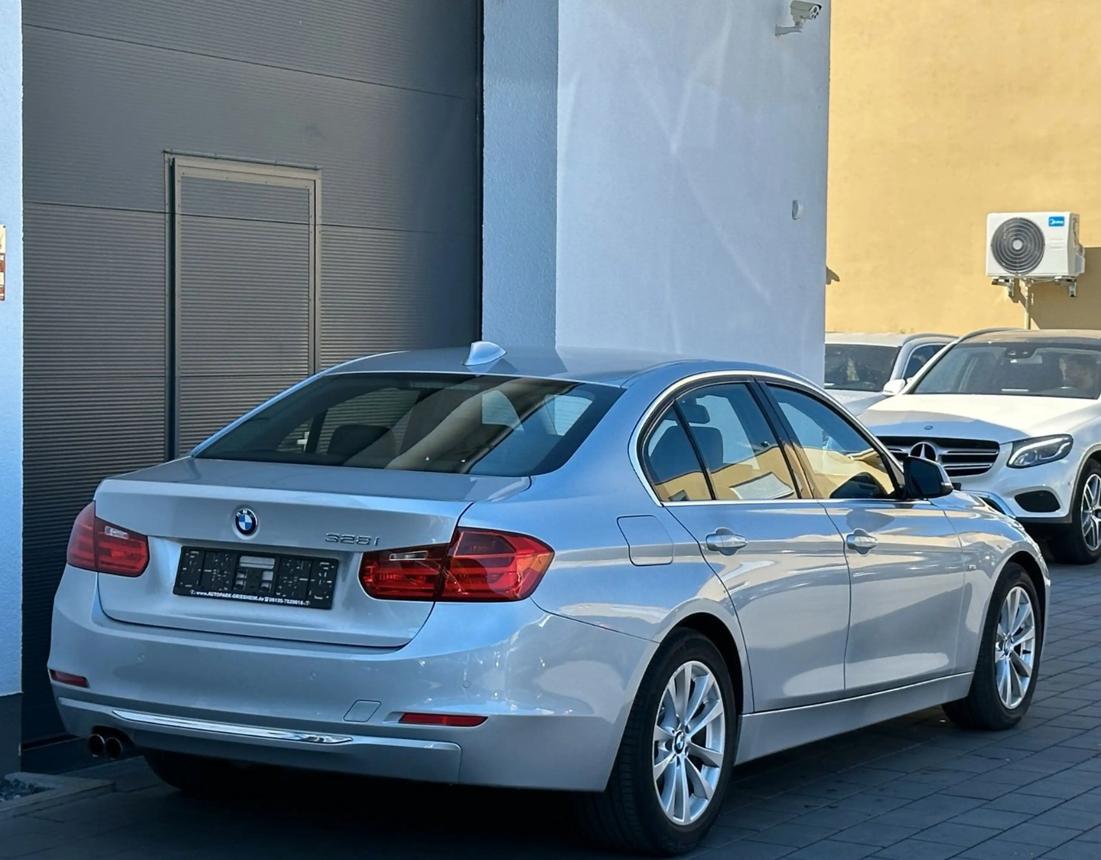 BMW 328 i Lim.*LUXURY-LINE*SHZ*PDC*XENON*TEMPOMAT* — photo 15