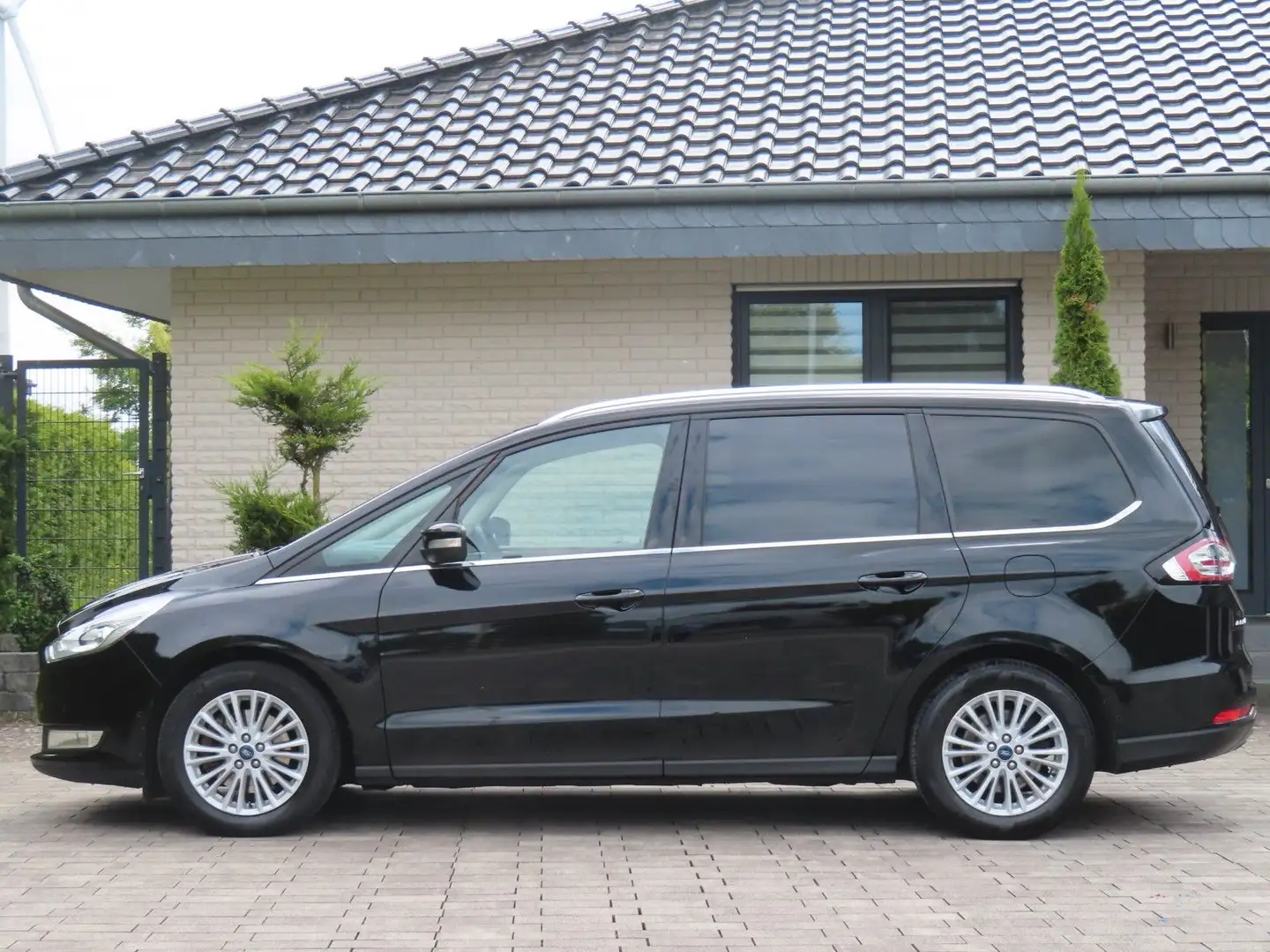 Ford Galaxy Titanium *7-Sitzer / Massage / Leder* Negro - 2